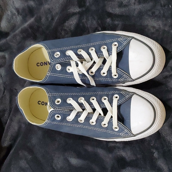 Navy Blue Converse - Picture 1 of 3